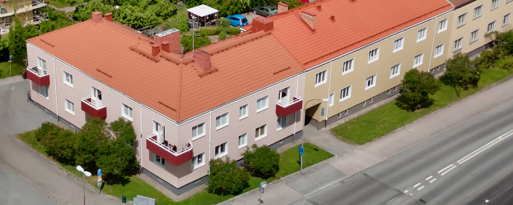 Bostadsområde med lägenhetshus